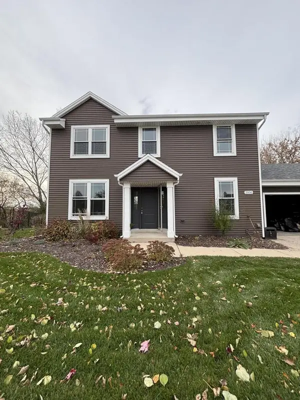 2000 Cloverview COURT, Waukesha, WI 53186