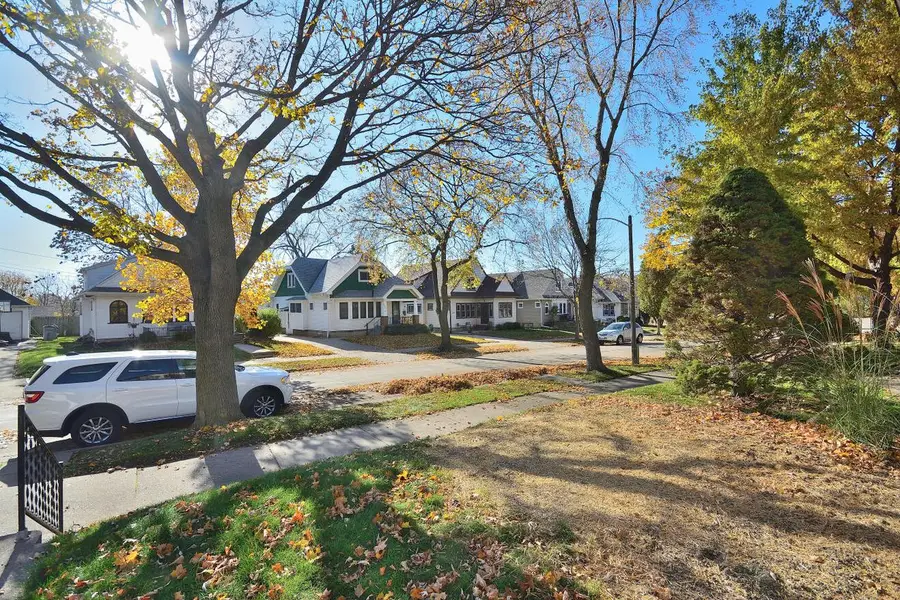 5600 W Notre Dame COURT, Milwaukee, WI 53208 - Image #3