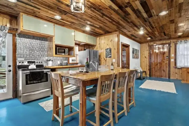 5230 N Milwaukee River PARKWAY, Milwaukee, WI 53209 - Image #3