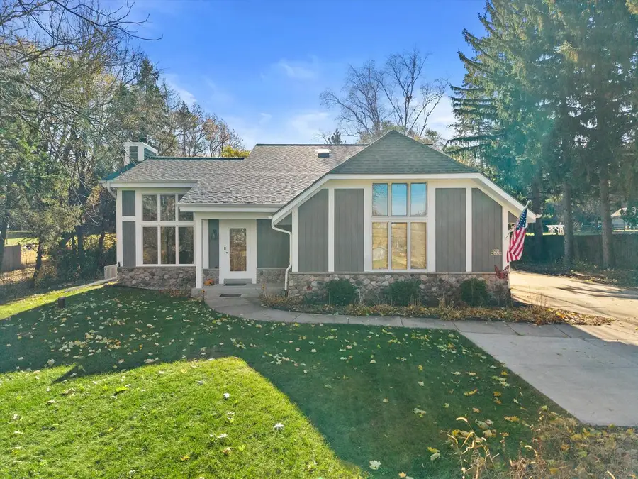 N26W26729 Prospect AVENUE, Pewaukee, WI 53072 - Image #3