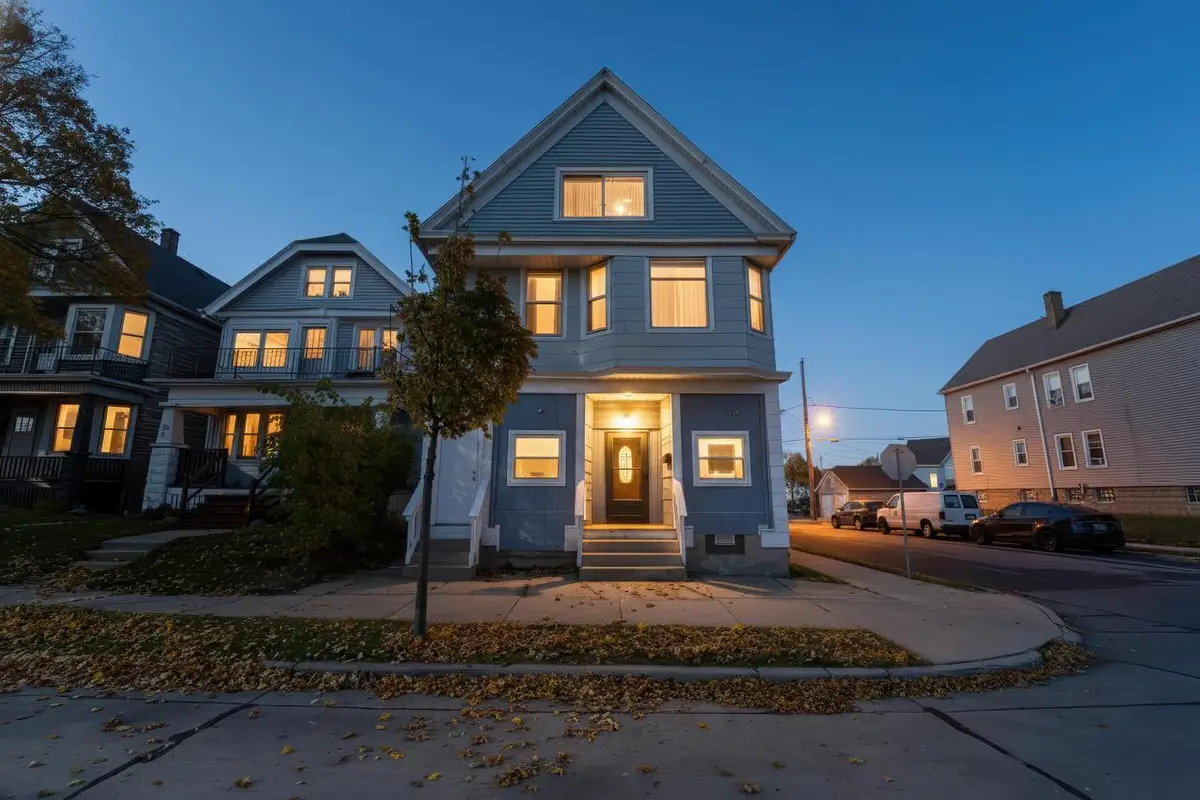 1800 W Windlake AVENUE, Milwaukee, WI 53215 - Image #1