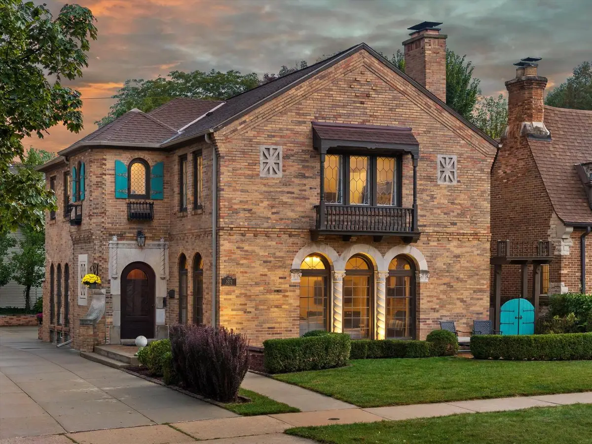 5073 N Lake DRIVE, Whitefish Bay, WI 53217 - Image #1