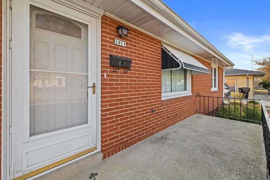 1911 Polaris AVENUE, Racine, WI 53404 - Image #2