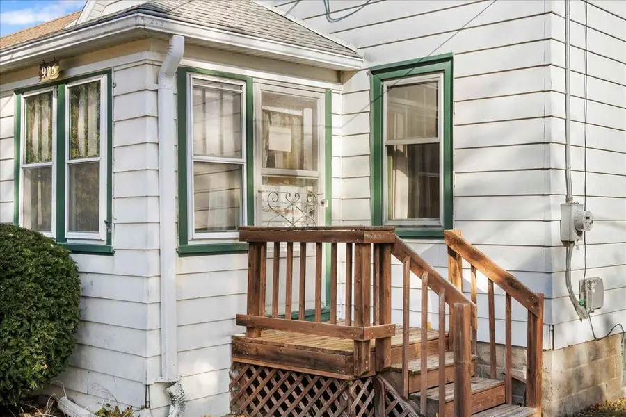 925 Harding AVENUE, Waukesha, WI 53186 - Image #3