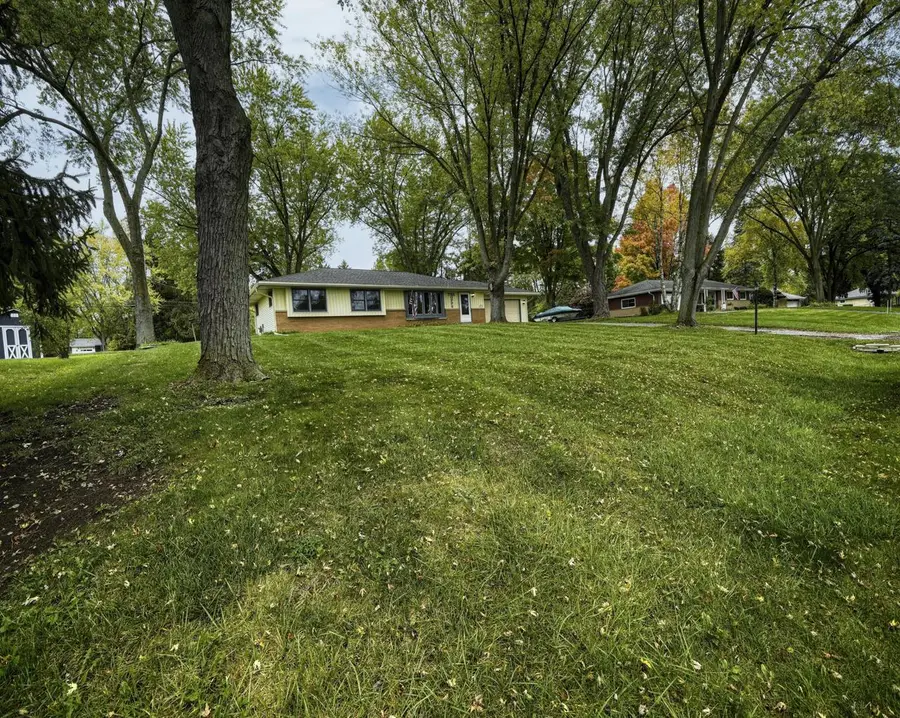 W139N6995 Bay Ridge LANE, Menomonee Falls, WI 53051 - Image #2