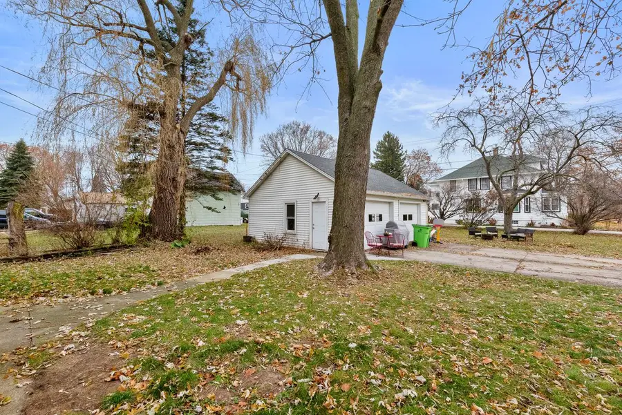 1136 Fond du lac AVENUE, Kewaskum, WI 53040 - Image #2