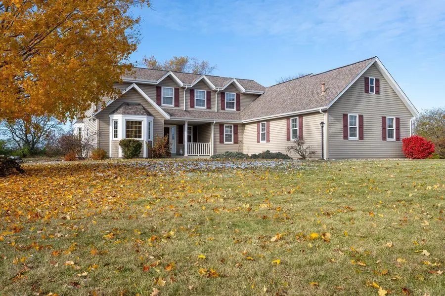 S81W30467 Bailey LANE, Mukwonago, WI 53149 - Image #2