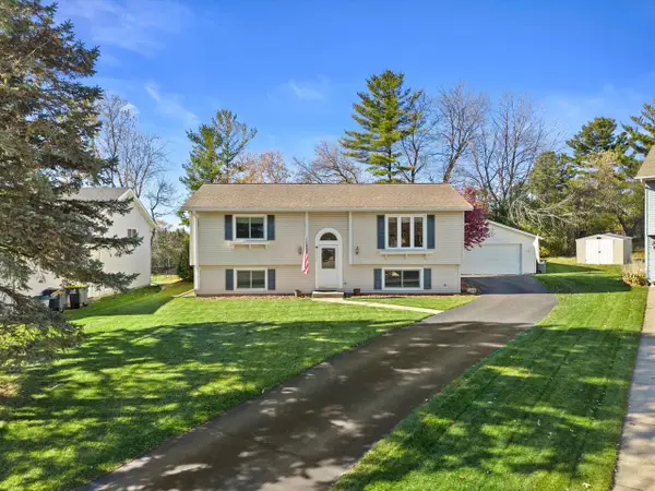 2426 Brentwood DRIVE, Waukesha, WI 53188