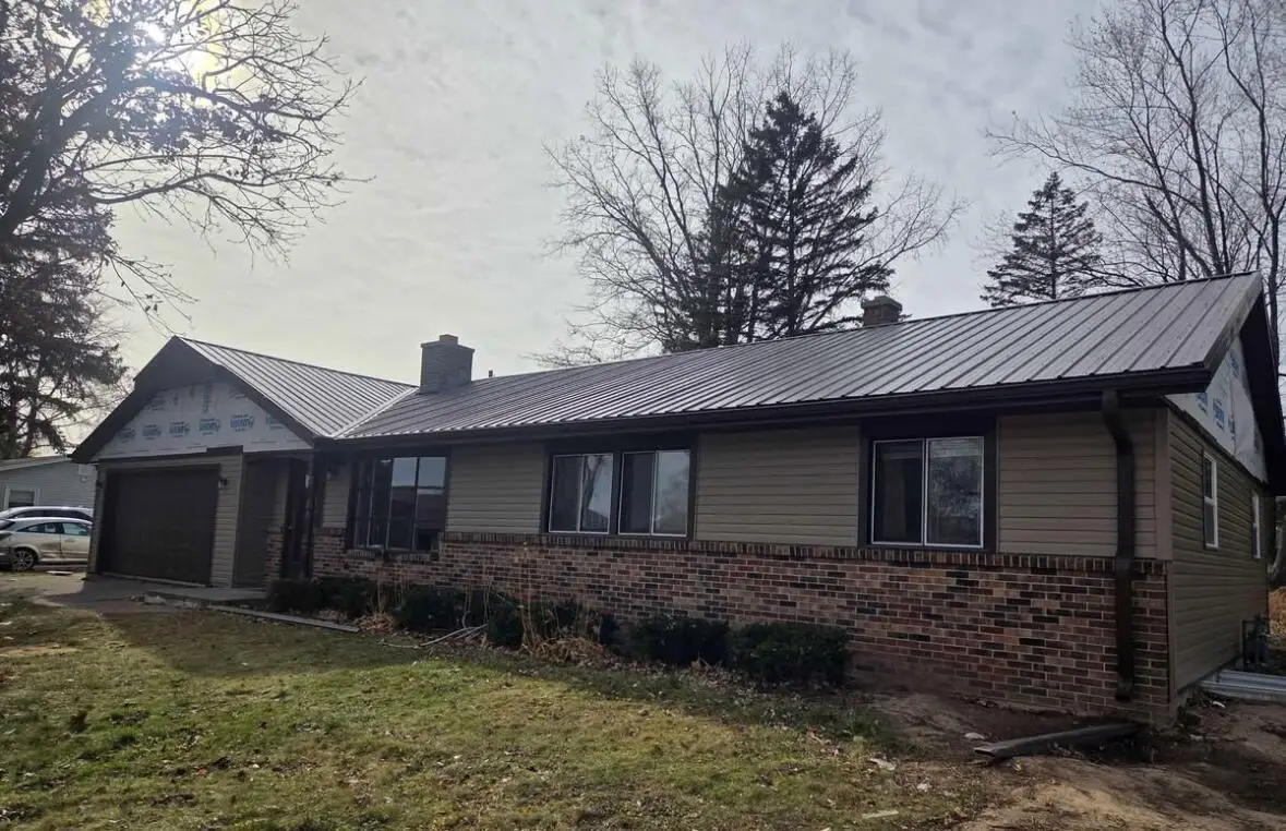 555 Meadow LANE, Sheboygan Falls, WI 53085 - Image #1