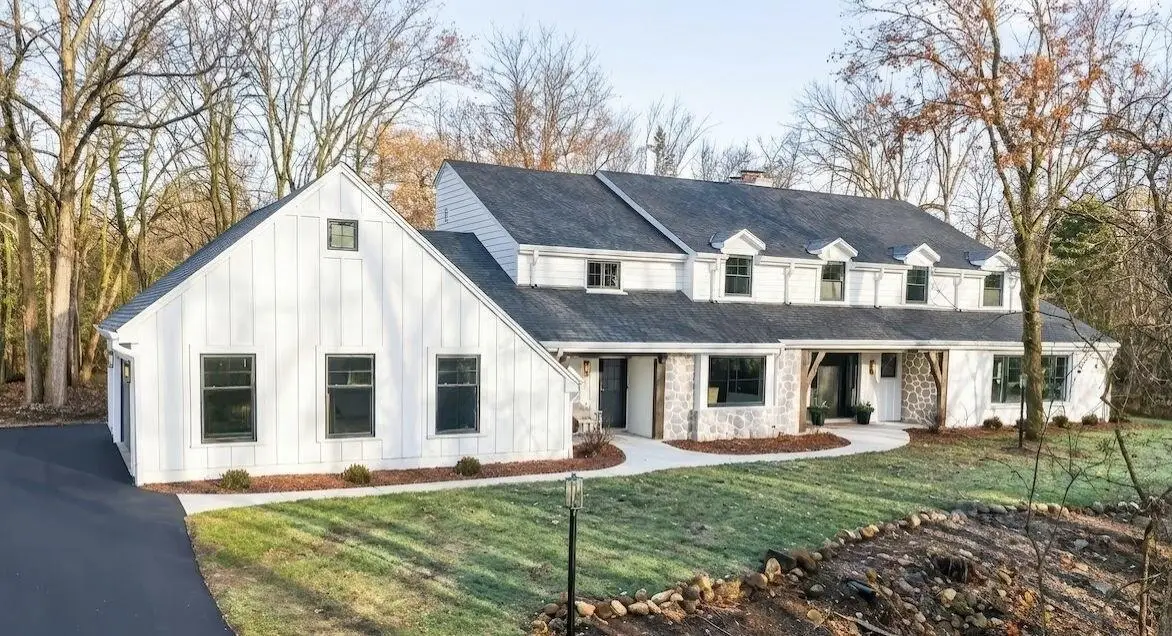 10525 N Fairway LANE, Mequon, WI 53092 - Image #1