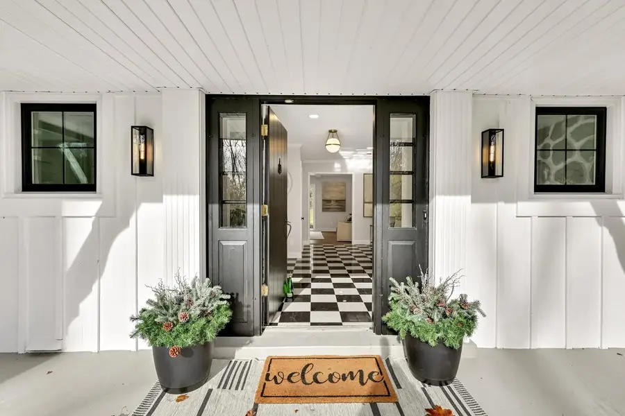 10525 N Fairway LANE, Mequon, WI 53092 - Image #3