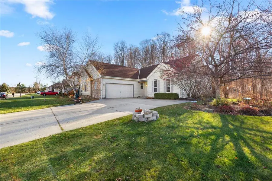 88 King Oak COURT, Random Lake, WI 53075 - Image #3