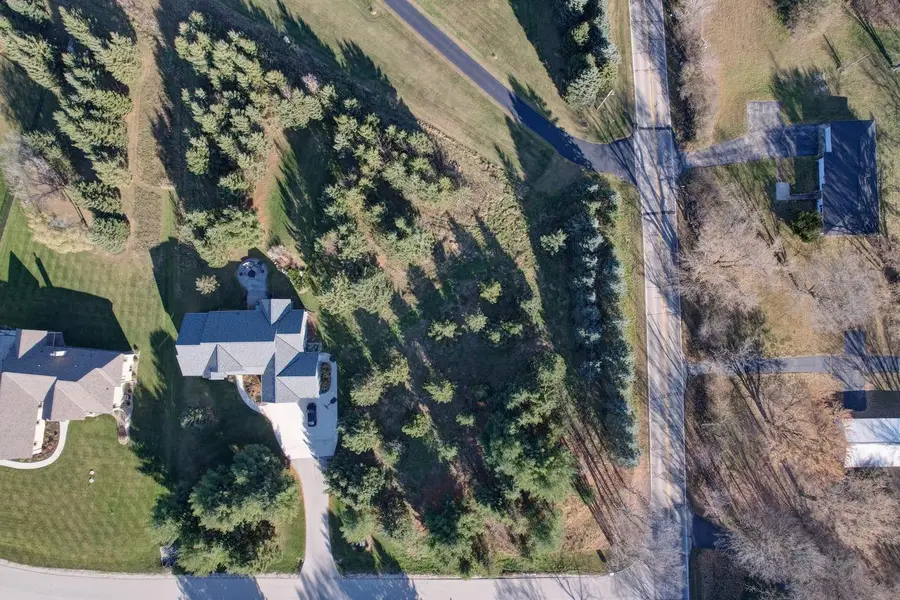 902 MEYERS COURT, Wales, WI 53183 - Image #3