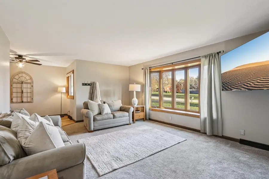 2904 Chancery LANE, Waukesha, WI 53188 - Image #3