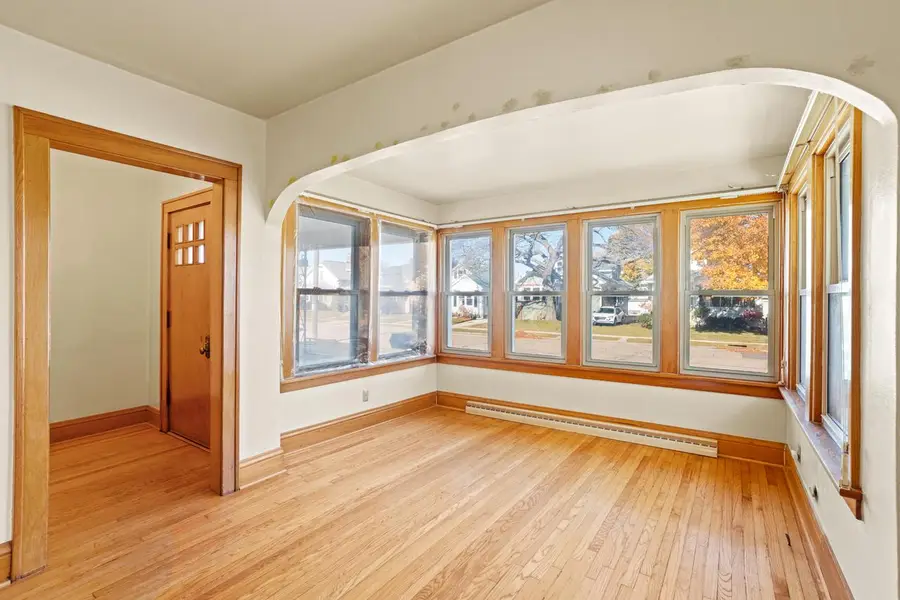 421 Augusta STREET, Racine, WI 53402 - Image #3