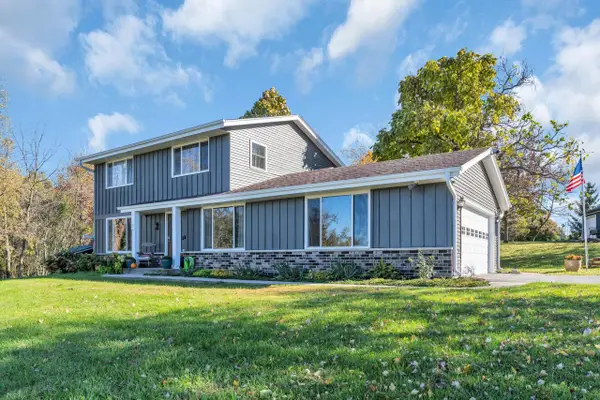 W243S7330 Greenbriar DRIVE, Waukesha, WI 53189