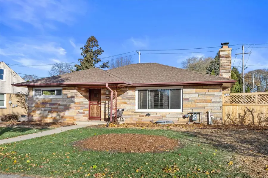 9230 W Center STREET, Milwaukee, WI 53222 - Image #2