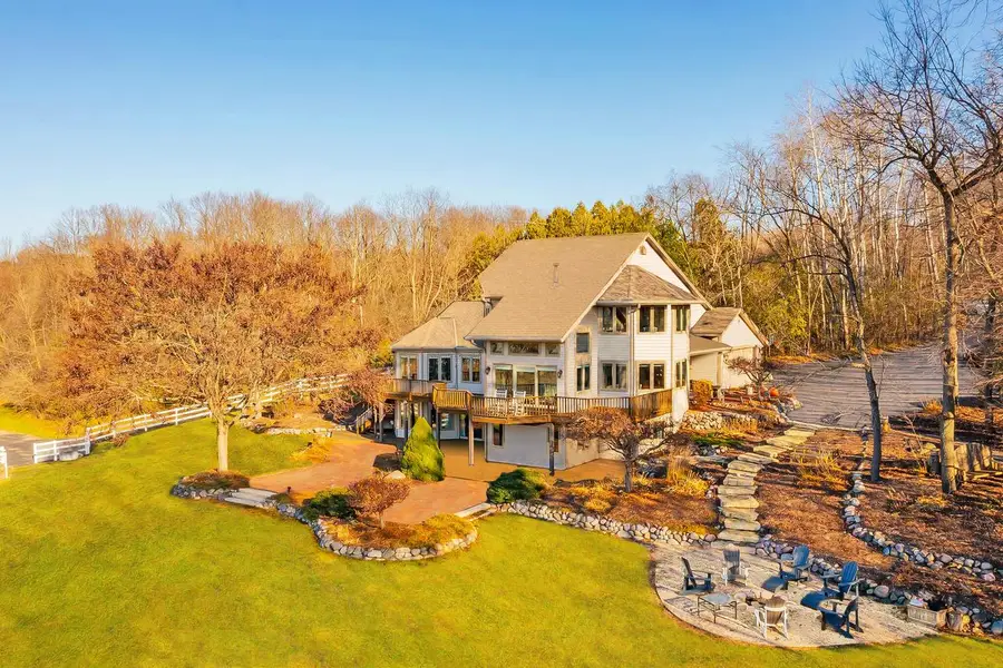 1507 St Augustine ROAD, Hartford, WI 53027 - Image #2