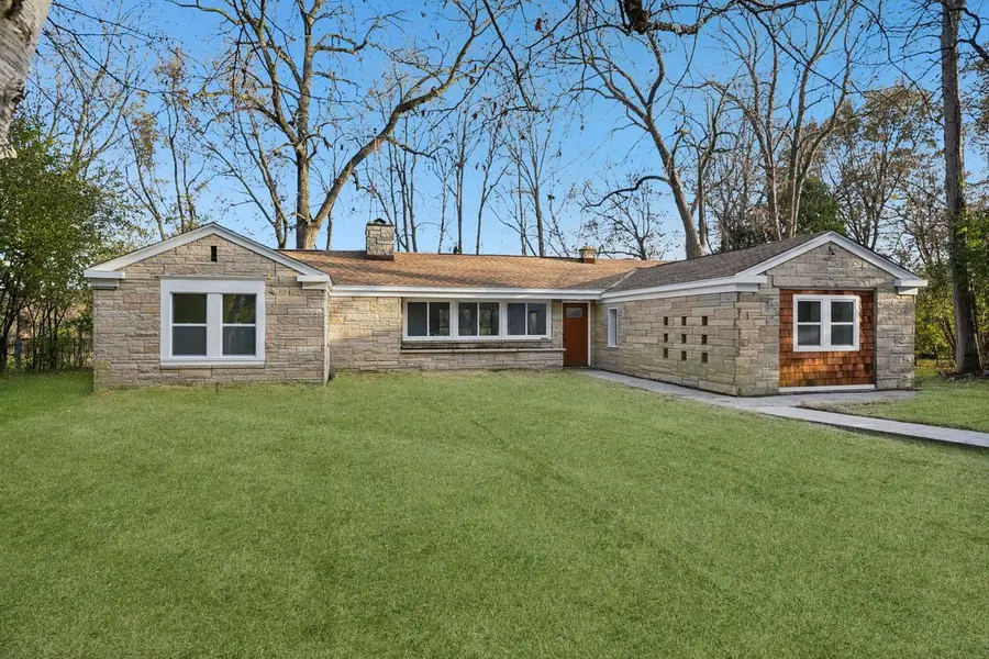 5686 N River Forest DRIVE, Glendale, WI 53209 - Image #3