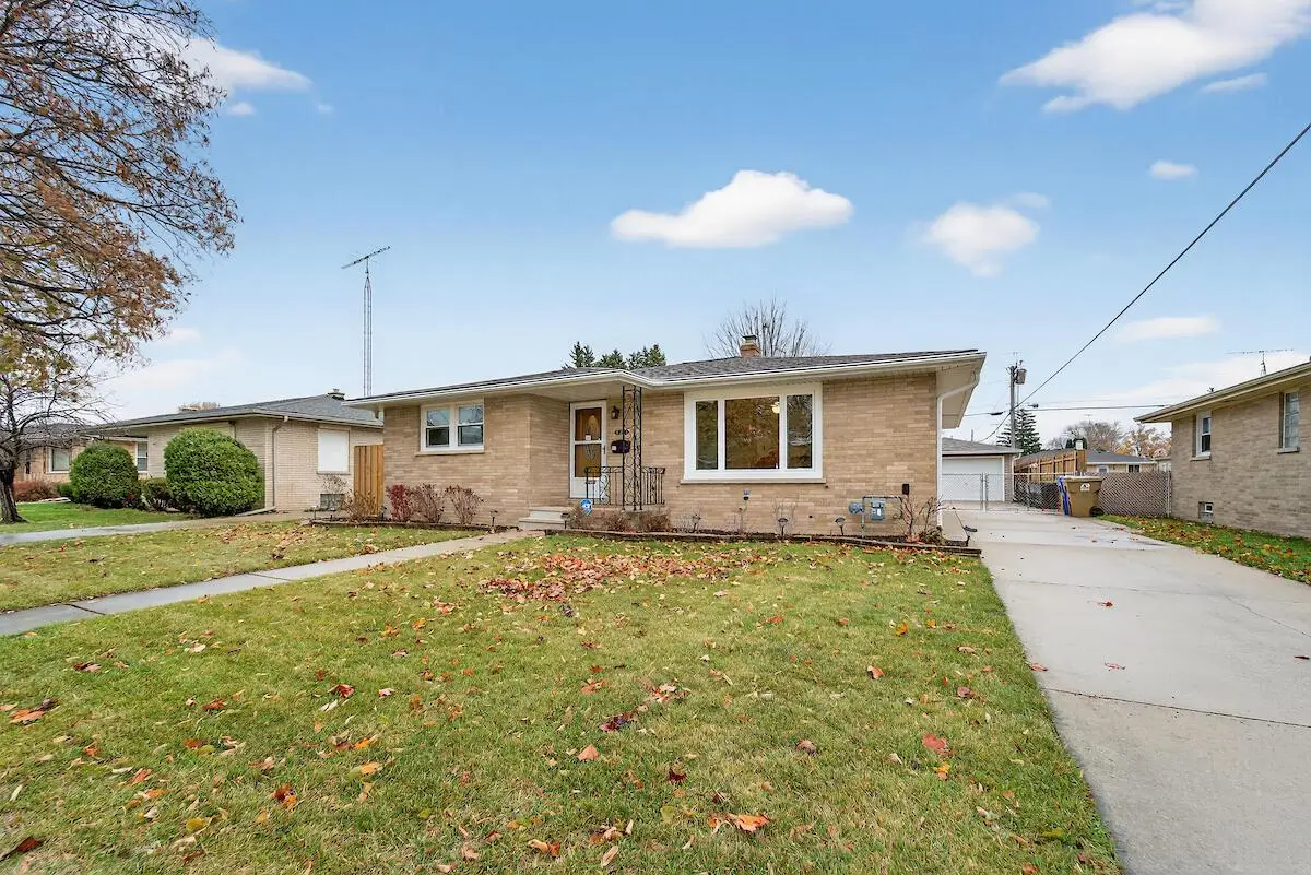 2211 26th AVENUE, Kenosha, WI 53140 - Image #1