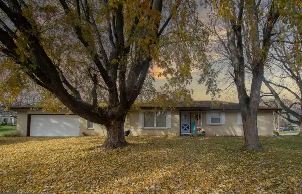 2 Riverdale CIRCLE, Watertown, WI 53094