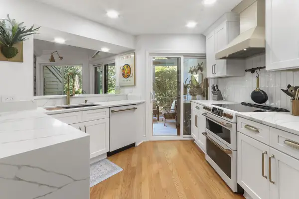 963 Duck Pond ROAD #963, Fontana, WI 53125