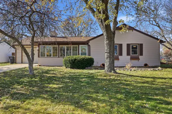 915 Parkview LANE, Mukwonago, WI 53149