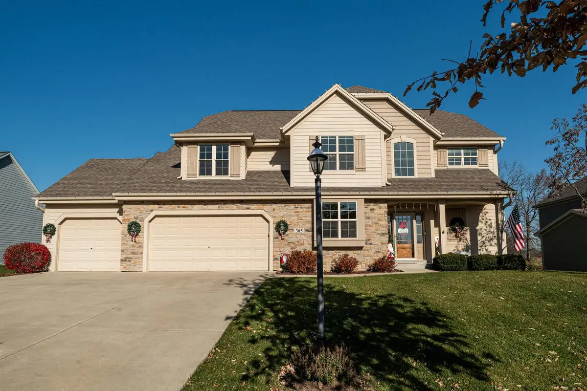 305 Century Oak DRIVE, Waukesha, WI 53188 - Image #1