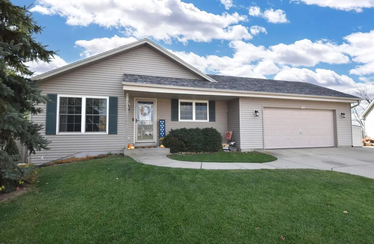 1087 Cleveland AVENUE, Hartford, WI 53027 - Image #1