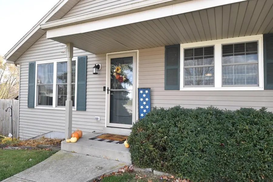 1087 Cleveland AVENUE, Hartford, WI 53027 - Image #2