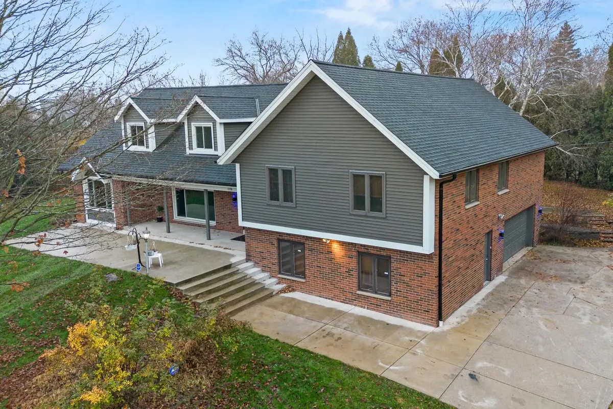 2003 S Valley Spring DRIVE, New Berlin, WI 53151 - Image #1