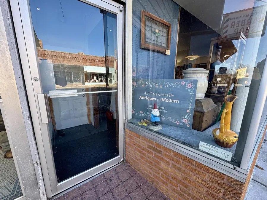 3213 Washington AVENUE, Racine, WI 53405 - Image #3