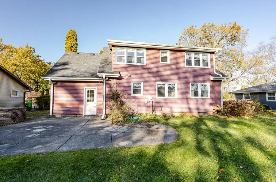 N55W37033 Harvard STREET, Oconomowoc, WI 53066 - Image #2