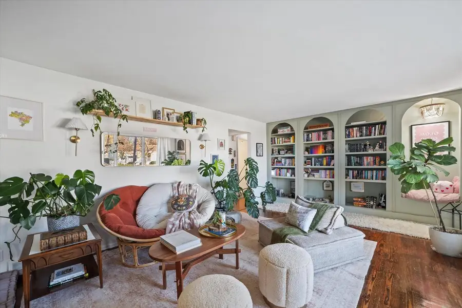 3105 W Valanna COURT, Glendale, WI 53209 - Image #3