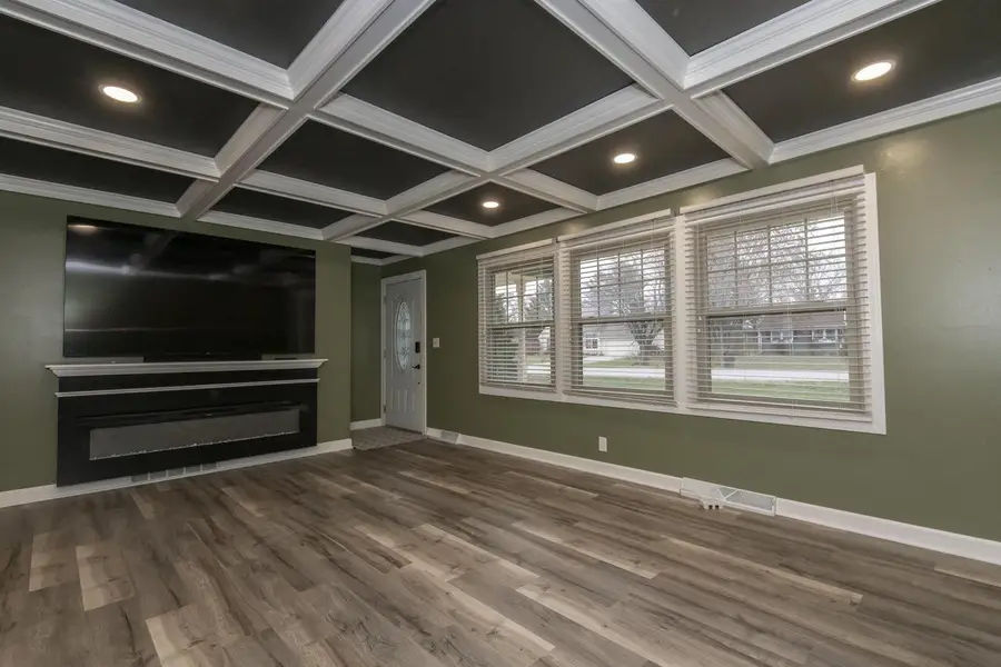 335 Kossow ROAD, Waukesha, WI 53186 - Image #2