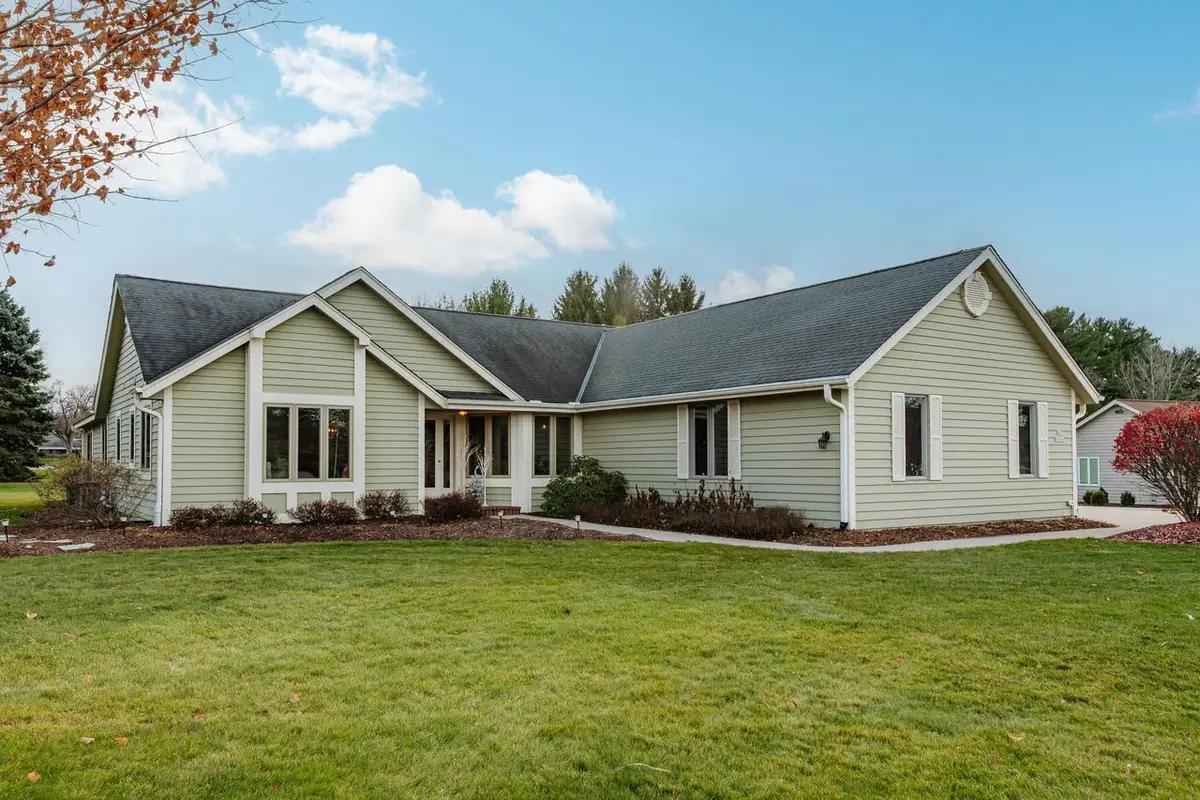 N41W32881 Neptune Bight, Nashotah, WI 53058 - Image #1