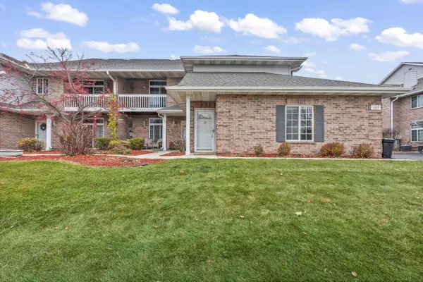 1339 Hillwood BOULEVARD #D, Pewaukee, WI 53072