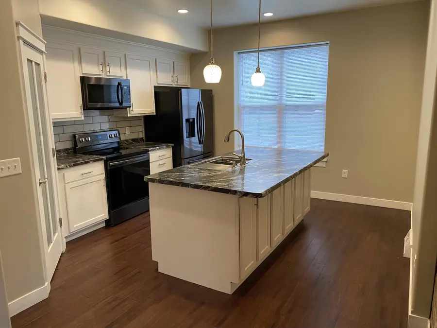 818 N 6th STREET, Manitowoc, WI 54220 - Image #3