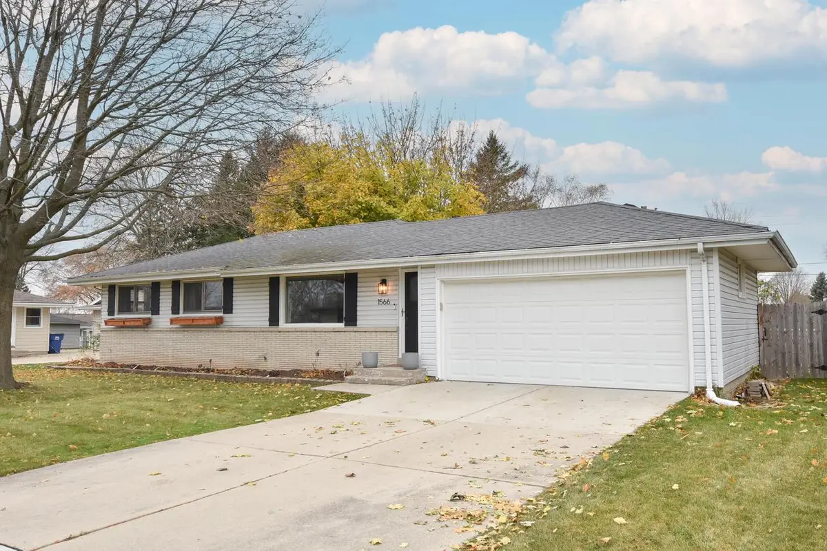 1566 Scott ROAD, Port Washington, WI 53074 - Image #1