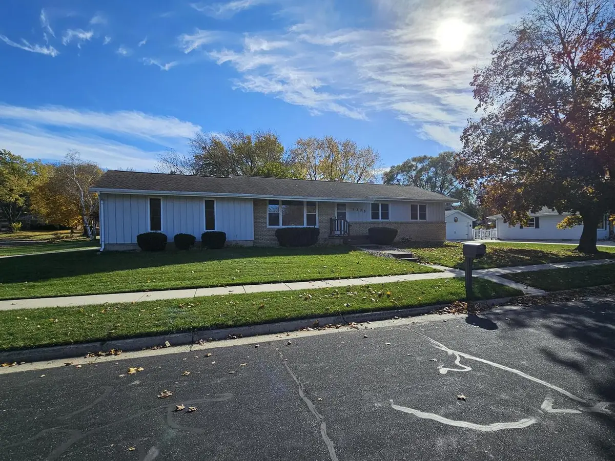 1305 Endl BOULEVARD, Fort Atkinson, WI 53538 - Image #1