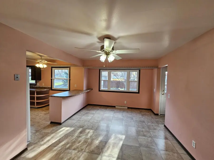 1305 Endl BOULEVARD, Fort Atkinson, WI 53538 - Image #2