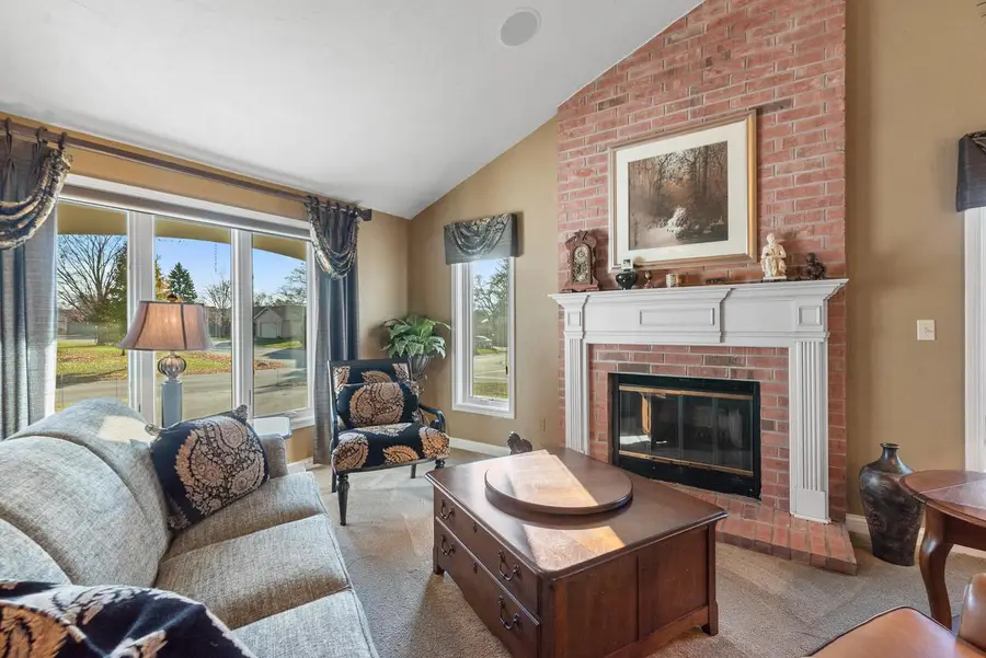 5405 Somerset LANE S, Greenfield, WI 53221 - Image #2