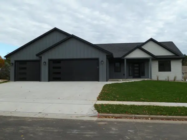 717 Tamarack TRAIL, Holmen, WI 54636