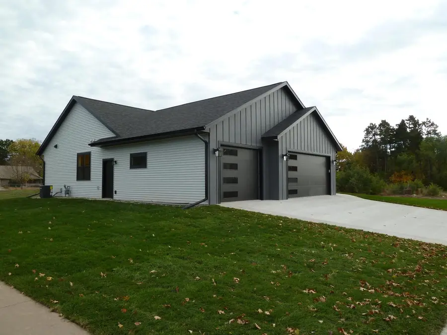 717 Tamarack TRAIL, Holmen, WI 54636 - Image #2