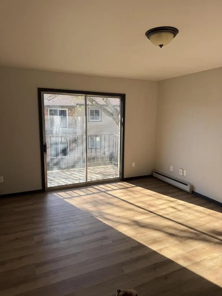 N115W17103 Armada DRIVE #7, Germantown, WI 53022 - Image #2