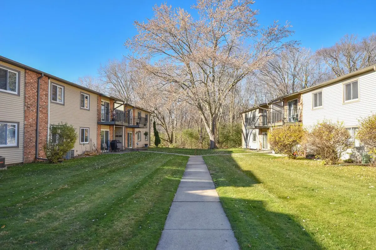 W170N11583 Armada DRIVE ##16, Germantown, WI 53022 - Image #1