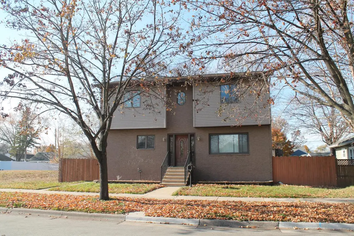 2027 Charles STREET, La Crosse, WI 54603 - Image #1