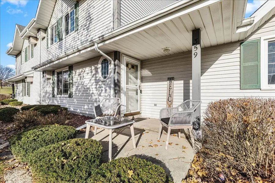 359 Minz Park CIRCLE #4, West Bend, WI 53095 - Image #2