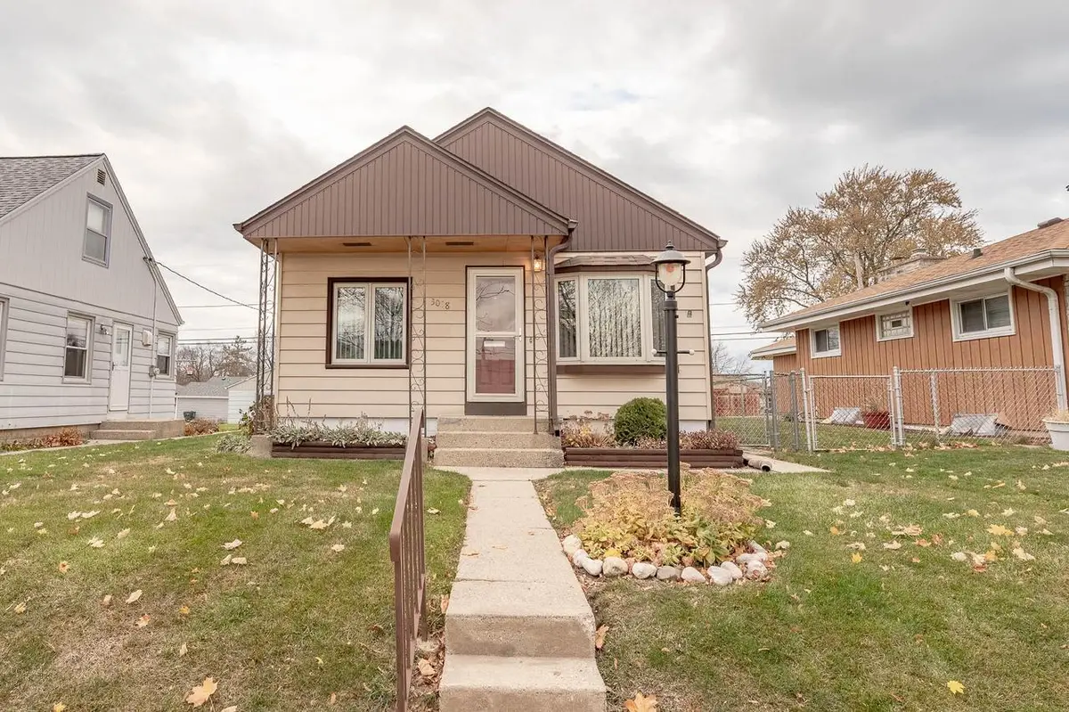 3018 E Cudahy AVENUE, Saint Francis, WI 53235 - Image #1