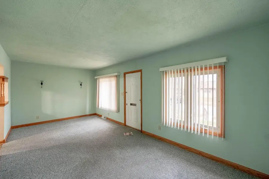 3018 E Cudahy AVENUE, Saint Francis, WI 53235 - Image #2